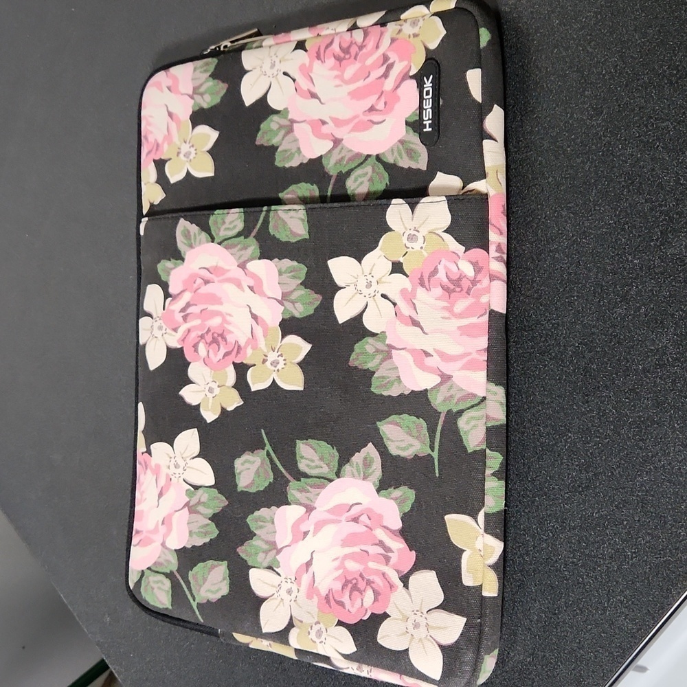 Floral Laptop Case by Hseok, 16x12